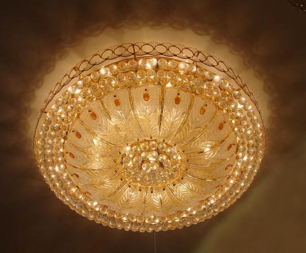 高檔次的綠色環(huán)保節(jié)能照明產(chǎn)品,從傳統(tǒng)產(chǎn)品制造者到提供照明整體解決